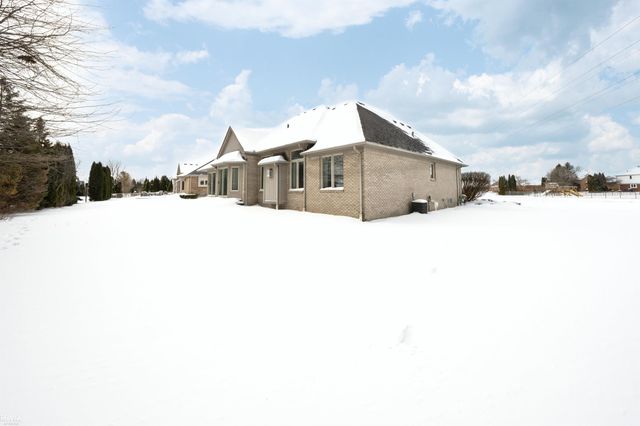 48498 Beacon Square Drive, Macomb, MI 48044