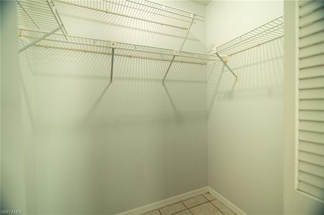 5254 Treetops DR J101, Naples, FL 34113