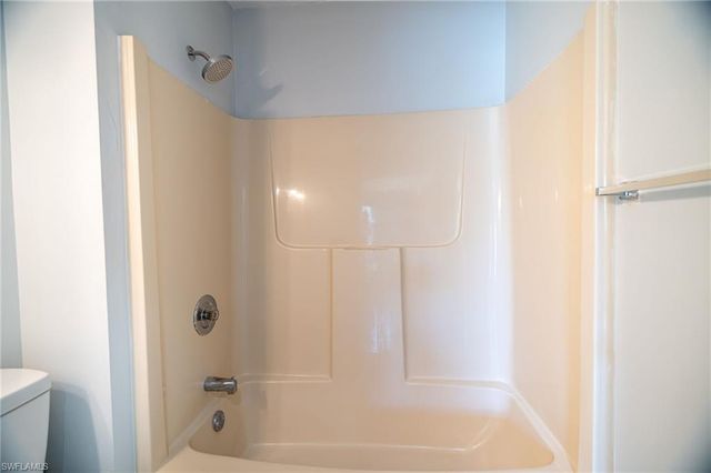 5254 Treetops DR J101, Naples, FL 34113