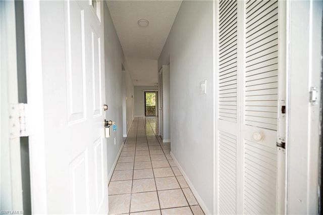 5254 Treetops DR J101, Naples, FL 34113