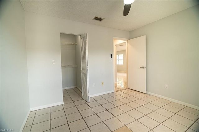 5254 Treetops DR J101, Naples, FL 34113