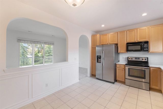 2925 N Knightsbridge Circle, Ann Arbor, MI 48105