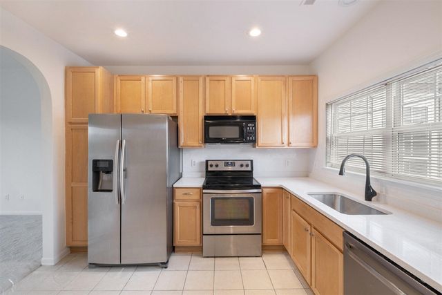 2925 N Knightsbridge Circle, Ann Arbor, MI 48105