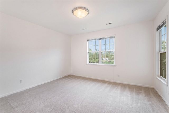 2925 N Knightsbridge Circle, Ann Arbor, MI 48105