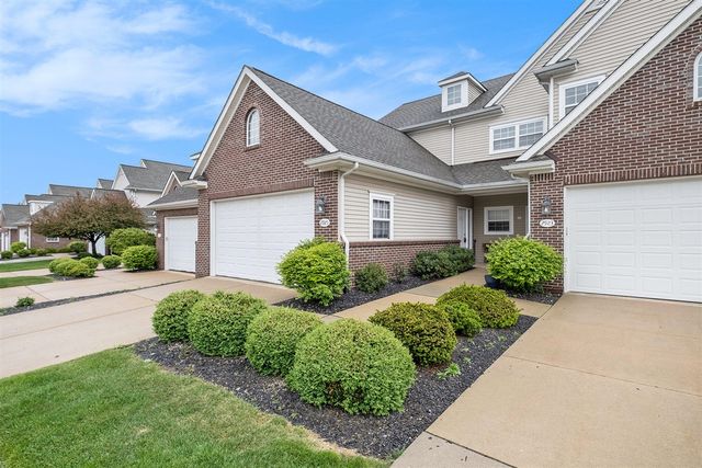 2925 N Knightsbridge Circle, Ann Arbor, MI 48105
