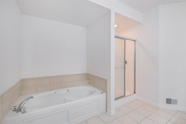 2925 N Knightsbridge Circle, Ann Arbor, MI 48105