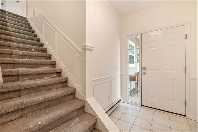 2925 N Knightsbridge Circle, Ann Arbor, MI 48105