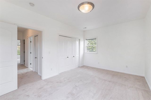 2925 N Knightsbridge Circle, Ann Arbor, MI 48105