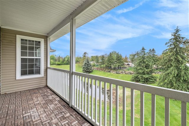 2925 N Knightsbridge Circle, Ann Arbor, MI 48105