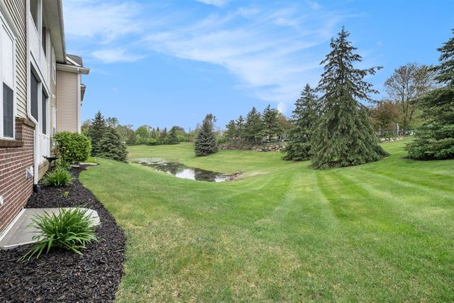 2925 N Knightsbridge Circle, Ann Arbor, MI 48105