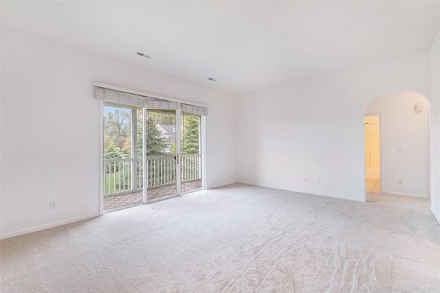 2925 N Knightsbridge Circle, Ann Arbor, MI 48105