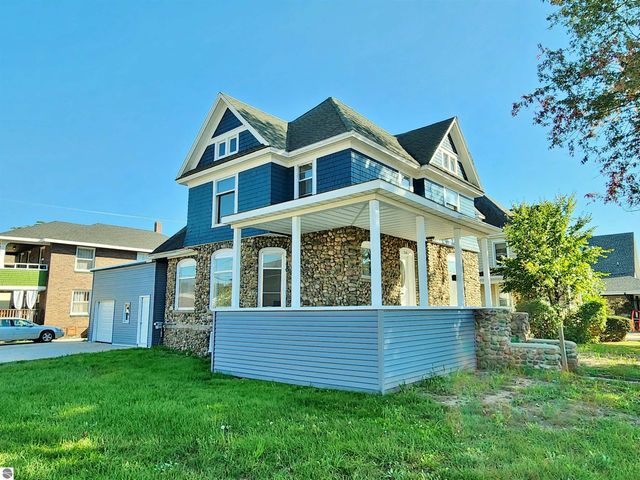 236 E Center Street, Alma, MI 48801