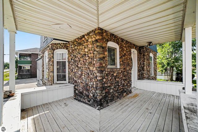 236 E Center Street, Alma, MI 48801