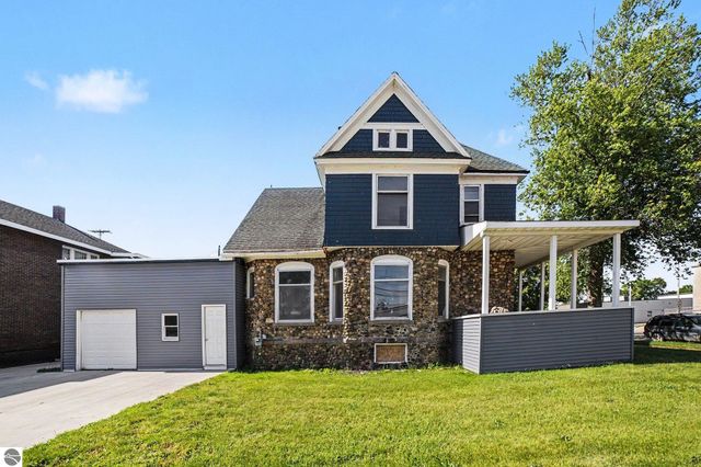 236 E Center Street, Alma, MI 48801