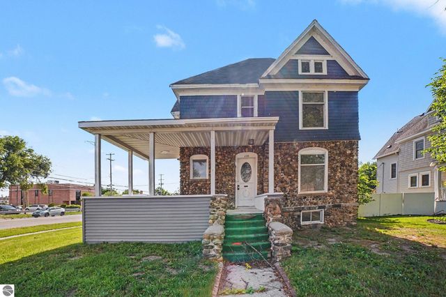 236 E Center Street, Alma, MI 48801