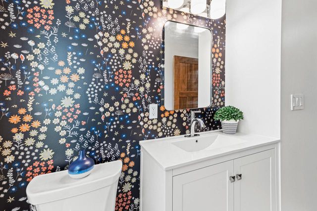 2611 S Austin STREET, Milwaukee, WI 53207