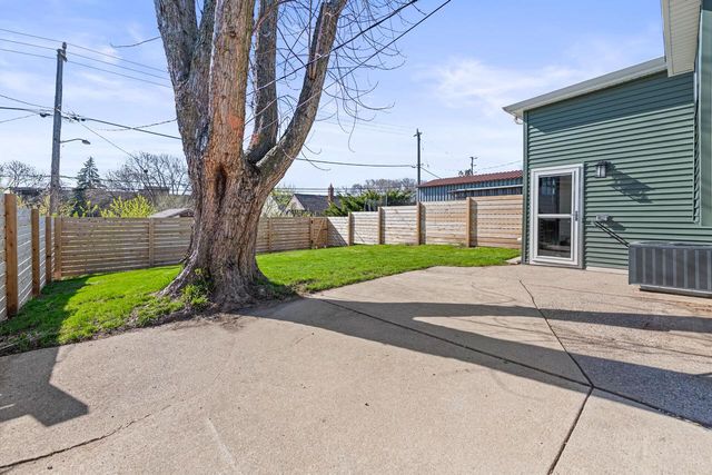 2611 S Austin STREET, Milwaukee, WI 53207