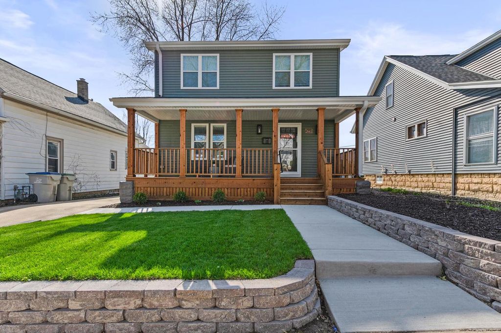 2611 S Austin STREET, Milwaukee, WI 53207
