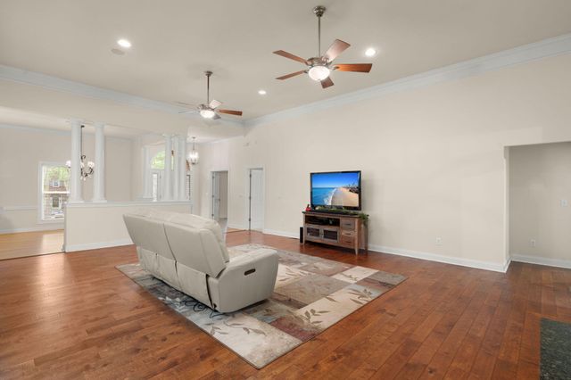 8789 Laurel Grove Lane, North Charleston, SC 29420