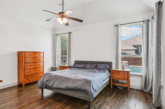 916 Champions Court, Roanoke, TX 76262