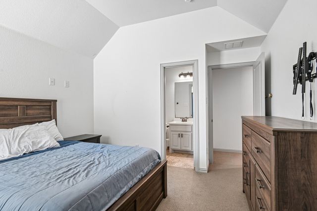 916 Champions Court, Roanoke, TX 76262