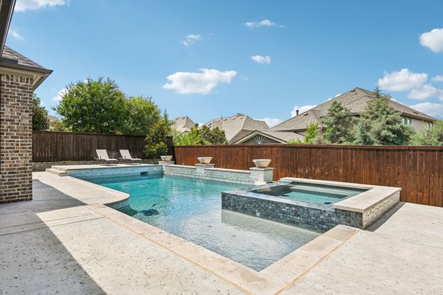 916 Champions Court, Roanoke, TX 76262