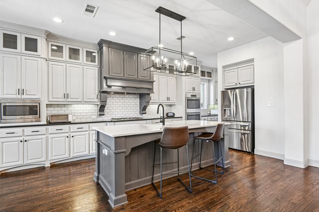 916 Champions Court, Roanoke, TX 76262