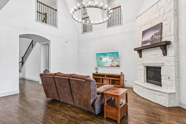 916 Champions Court, Roanoke, TX 76262