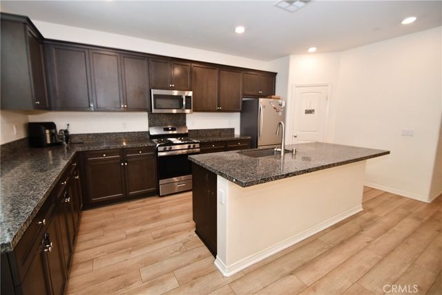 16696 AVANTI LN, Fontana, CA 92336