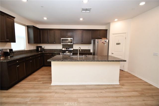 16696 AVANTI LN, Fontana, CA 92336
