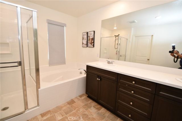 16696 AVANTI LN, Fontana, CA 92336