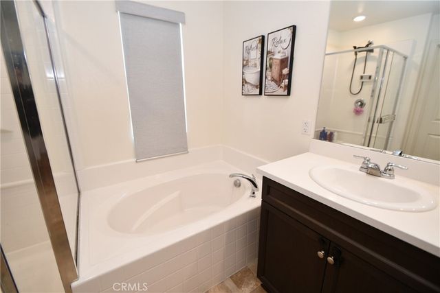 16696 AVANTI LN, Fontana, CA 92336