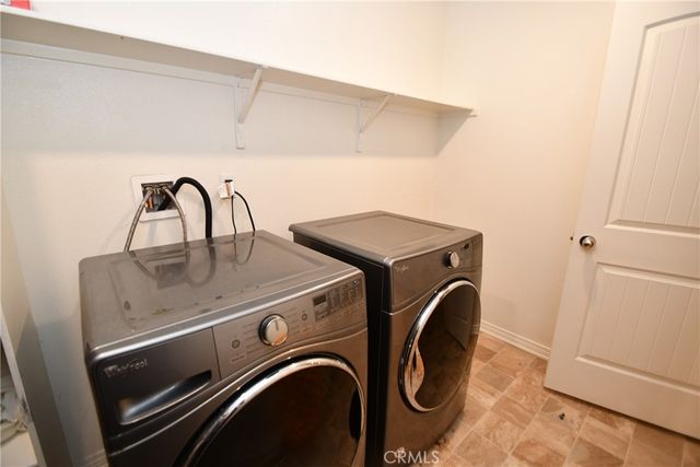 16696 AVANTI LN, Fontana, CA 92336
