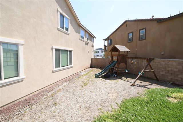16696 AVANTI LN, Fontana, CA 92336