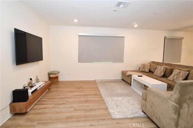 16696 AVANTI LN, Fontana, CA 92336
