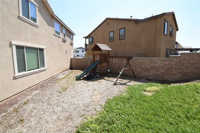 16696 AVANTI LN, Fontana, CA 92336