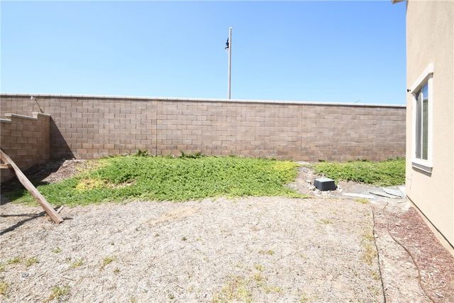 16696 AVANTI LN, Fontana, CA 92336