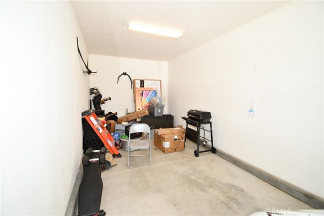 16696 AVANTI LN, Fontana, CA 92336