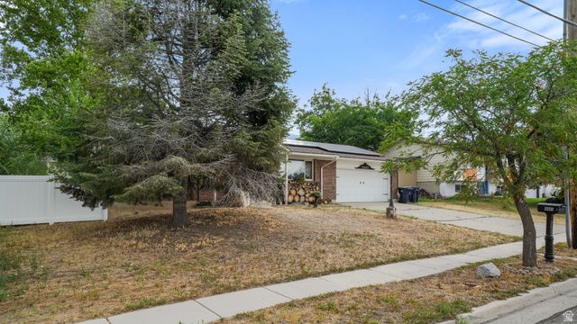 10865 S 1000 E, Sandy, UT 84094