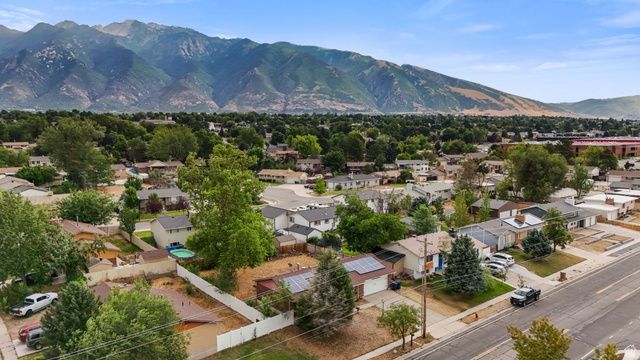 10865 S 1000 E, Sandy, UT 84094