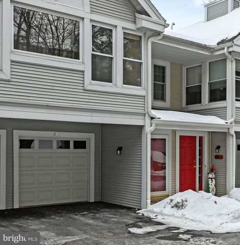 401 COUNTRY PLACE DR, Lancaster, PA 17601