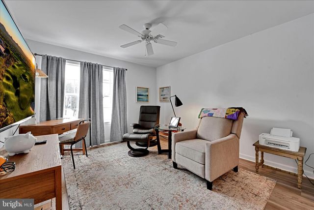 401 COUNTRY PLACE DR, Lancaster, PA 17601