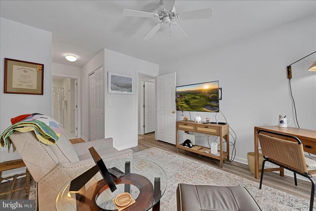 401 COUNTRY PLACE DR, Lancaster, PA 17601