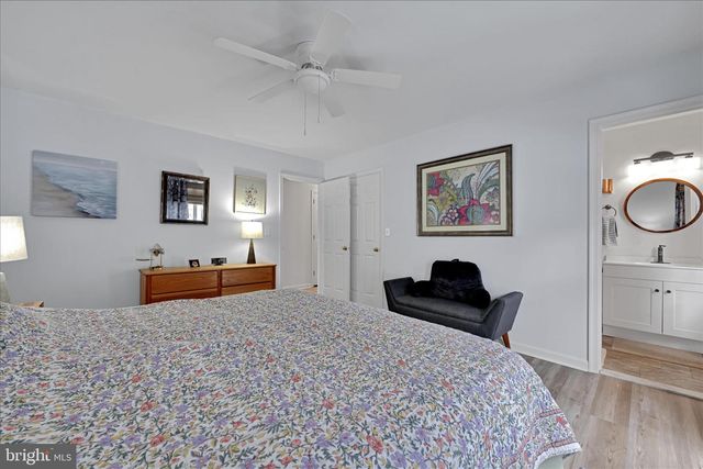 401 COUNTRY PLACE DR, Lancaster, PA 17601