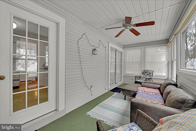 401 COUNTRY PLACE DR, Lancaster, PA 17601