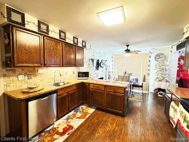 37421 Stonegate Circle 33, Clinton Charter Township, MI 48036