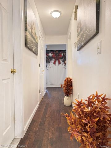 37421 Stonegate Circle 33, Clinton Charter Township, MI 48036