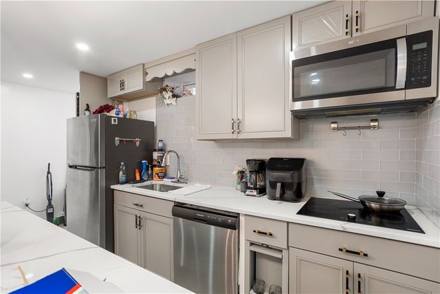 64 Duncan Avenue, Providence, RI 02906
