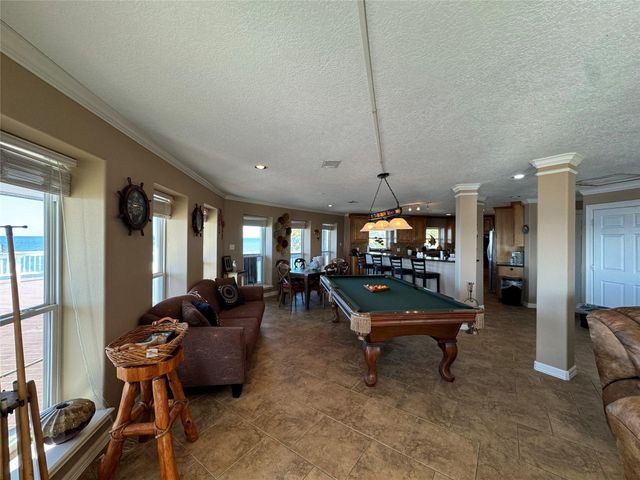 128 White Heron Drive, Anahuac, TX 77514