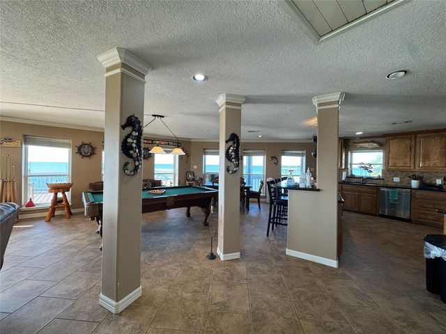 128 White Heron Drive, Anahuac, TX 77514